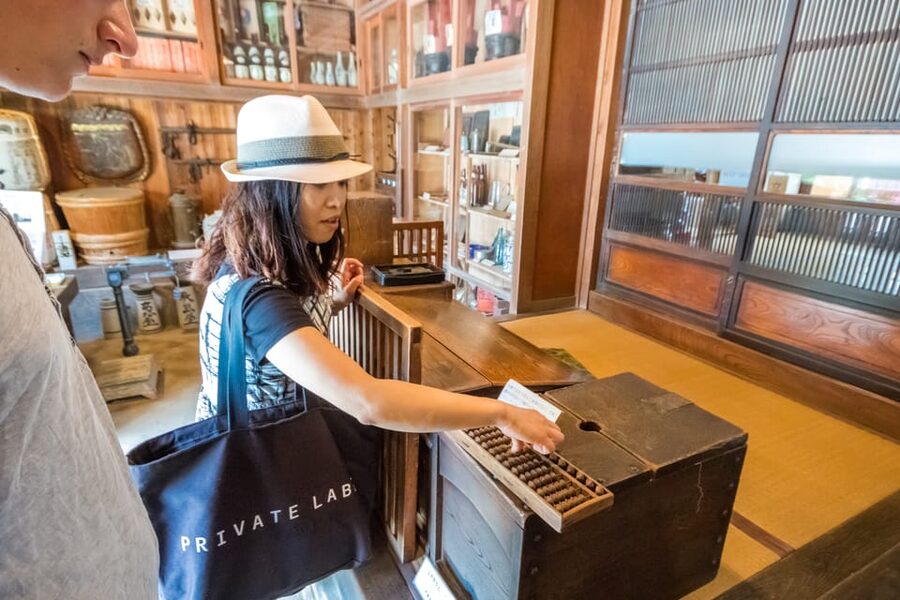 Old and Nostalgic Tokyo: Half-Day Yanaka Walking Tour - What the three and a half hours really involve