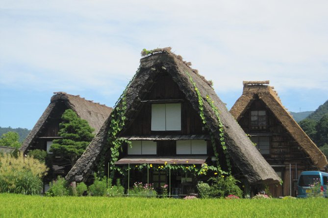 [One-day bus tour departing from Kanazawa Station] Shirakawa-go and Gokayama - Two World Heritage Villages Enjoyable Bus Tour - Why these mountain villages are worth the bus ride
