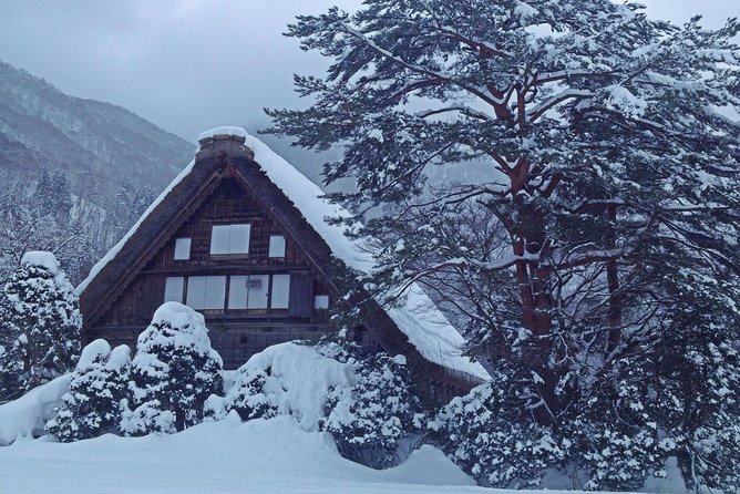[One-day bus tour departing from Kanazawa Station] Shirakawa-go/Takayama tour platinum route bus tour - The return to Kanazawa and the value of the bus