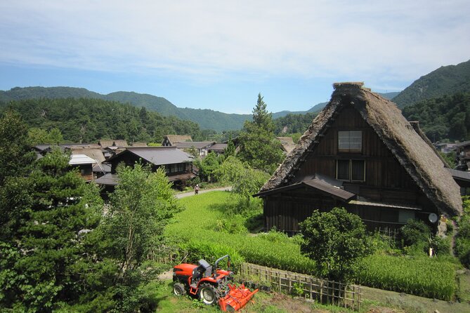 [One-day bus tour departing from Kanazawa Station] Shirakawa-go/Takayama tour platinum route bus tour - What the guide adds, and what the guide does not do