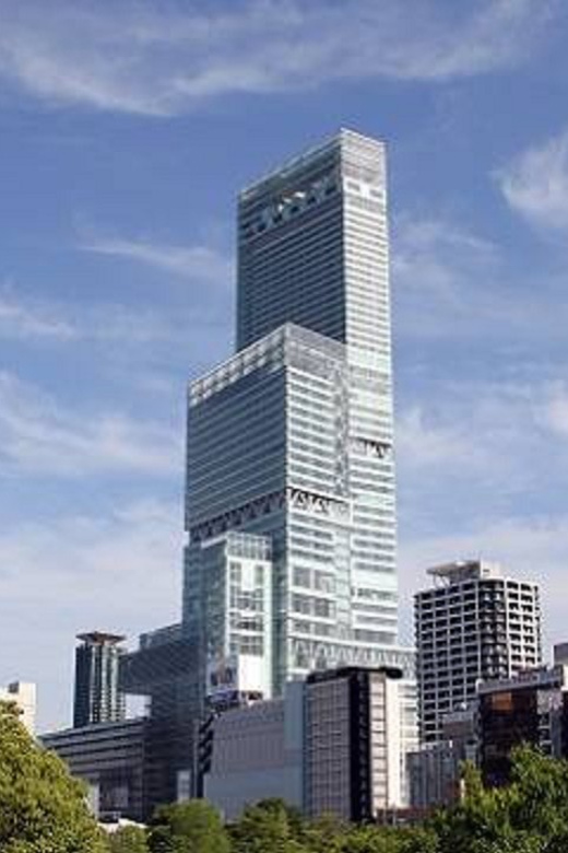 Osaka: Abeno Harukas 300 Observatory E-Ticket - Crowds, seating, and practical comfort