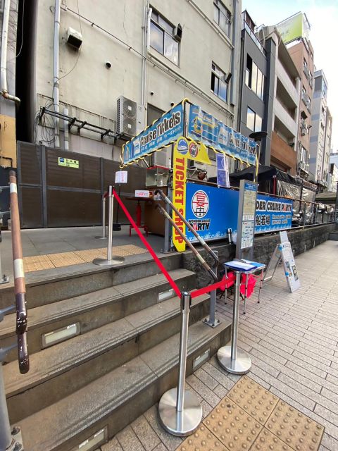 Osaka: Dotonbori District River Cruise with Drink Discount - Why the covered boat matters