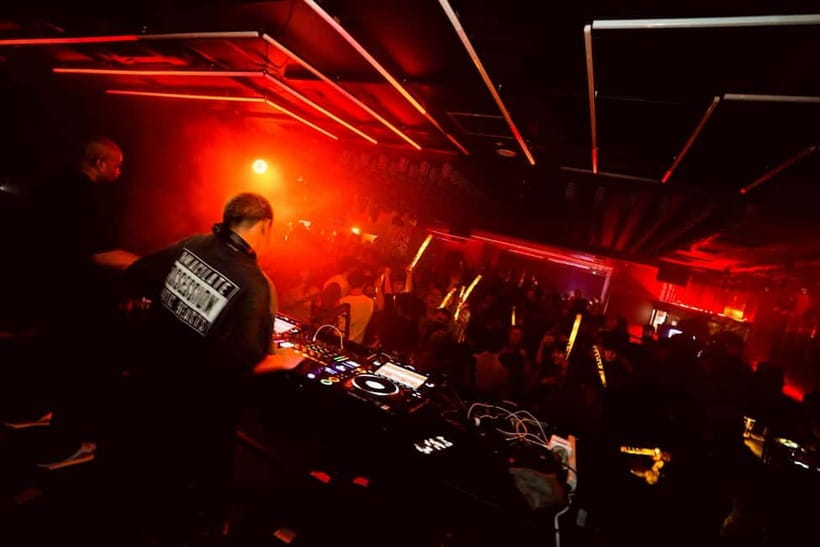 Osaka Dotonbori:GIRAFFE Nightclub Ticket with Drink/VIP Plan - Choosing the standard drink plan