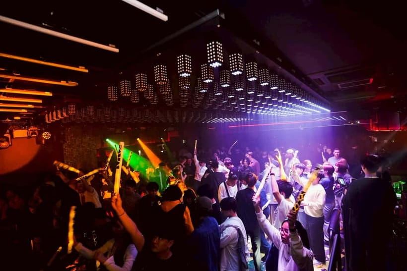 Osaka Dotonbori:GIRAFFE Nightclub Ticket with Drink/VIP Plan - Three VIP packages and what they really buy you