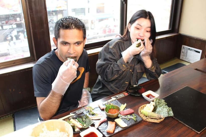 Osaka Dotonbori: Hand Roll Sushi Experience - Tatami, River Views, and the Restaurant Setting