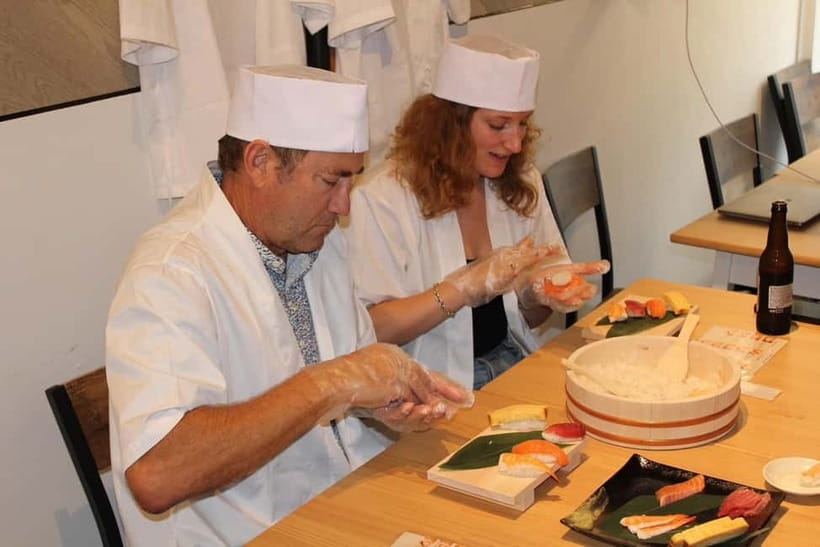 Osaka Dotonbori: Sushi Making Experience - Why the instructors matter