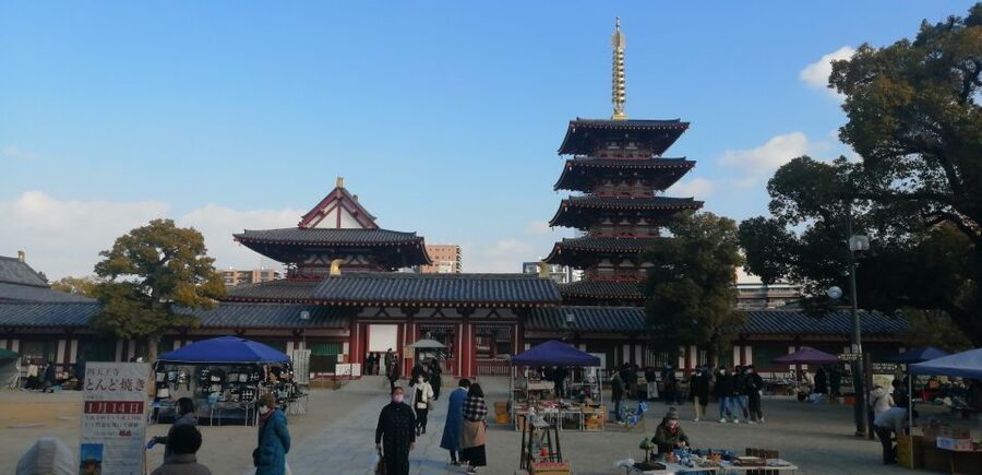 Osaka: Five Must-See Highlights Walking Tour & Ramen Lunch - Dotonbori closes the day with Osaka’s loudest image