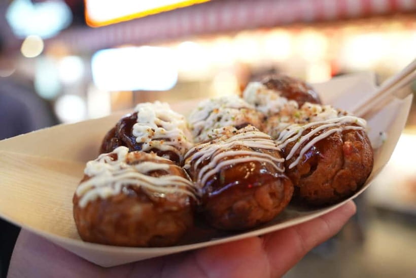 Osaka: Food Tour Kuromon Market & Dotonbori with Guide - The guide question: language help versus local perspective