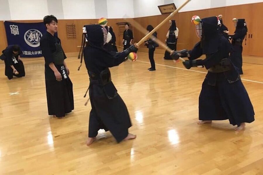 Osaka: Kendo Workshop Experience - Basic movements before the bamboo swords meet