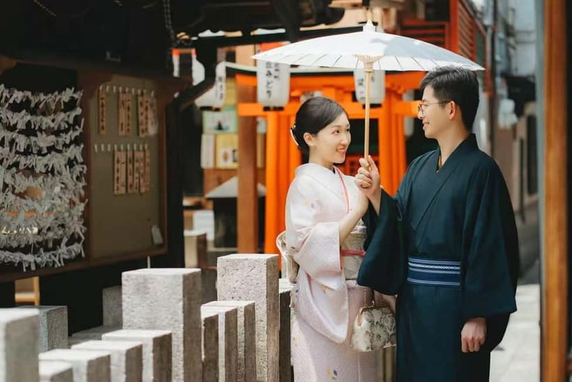 Osaka: Kimono or Yukata Rental &Photos Service Options - Choosing Your Outfit at MEET Kimono