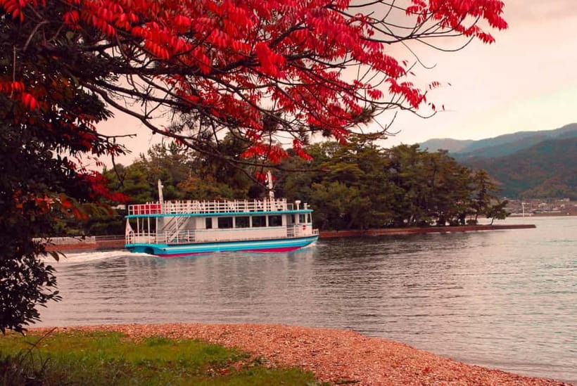 Osaka/Kyoto: Amanohashidate & Miyama Tour with Boat & Lunch - The boat ride is short but lively