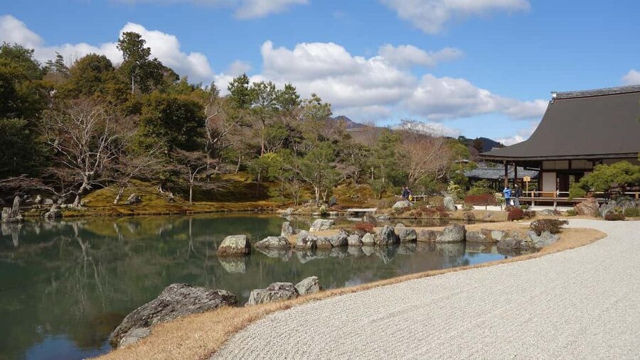 Osaka/Kyoto: Arashiyama, Nara Park, Fushimi Shrine Tour - Should you book this Osaka and Kyoto day tour?