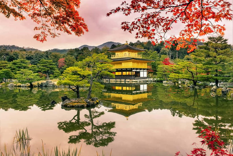 Osaka/Kyoto: Katsuoji, Kinkakuji, Arashiyama 1-Day Bus Tour - Kinkakuji closes the day with gold and water