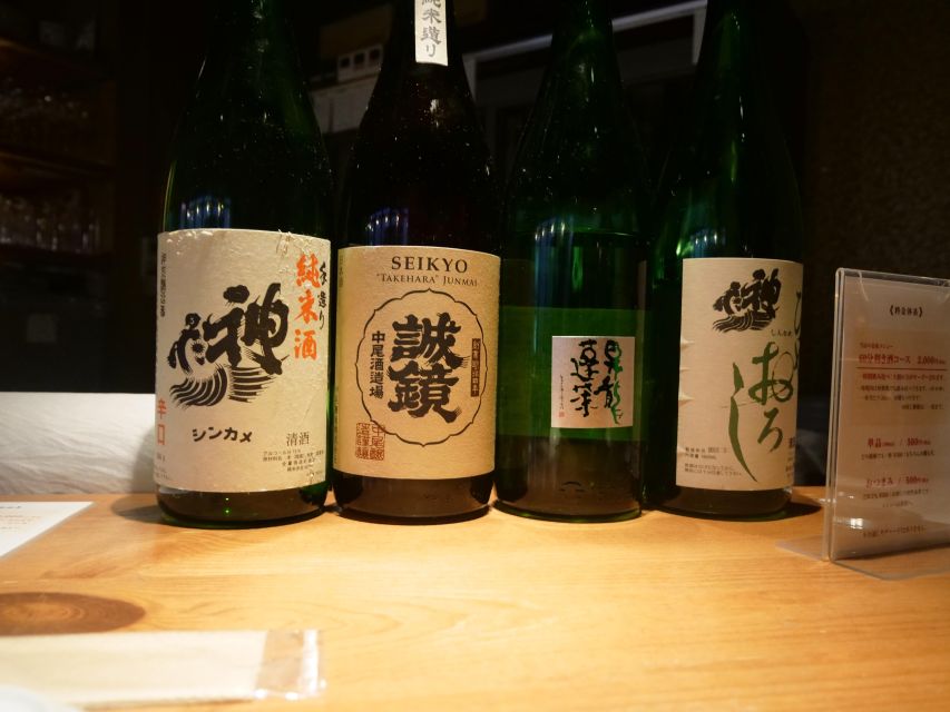 Osaka: Local Foodie Tour in Dotonbori and Shinsekai - The narrow alley that recalls Osaka eight decades ago