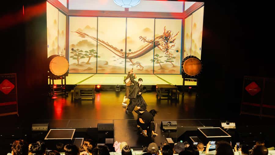 OSAKA NIGHT FUSION Japanese Taiko Kabuki Samurai Dance Show - Traditional instruments, costumes, and modern dance
