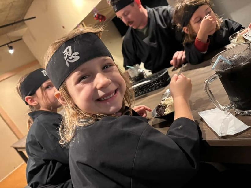 Osaka: Ninja Experience Cafe in Dotonbori - Costumes, photos, and the first few minutes