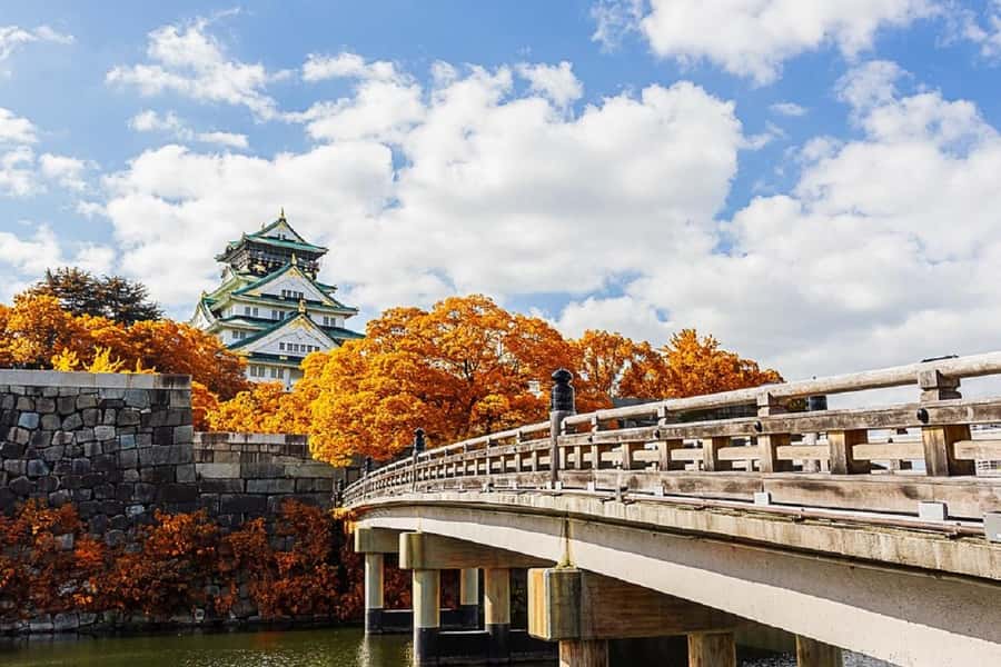 Osaka: Osaka Castle 3 hours Historical Walking Tour - Key points at a glance