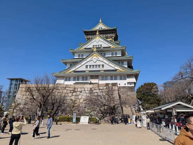 Osaka: Osaka Castle Guided Tour with Local Guide - Why Osaka Castle makes more sense with a guide