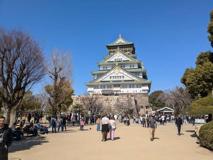 Osaka: Osaka Castle Guided Tour with Local Guide - The top floor view over Osaka