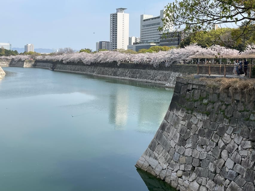 Osaka: Osaka Castle & Historical Museum Guided Tour - What the guides add to the experience