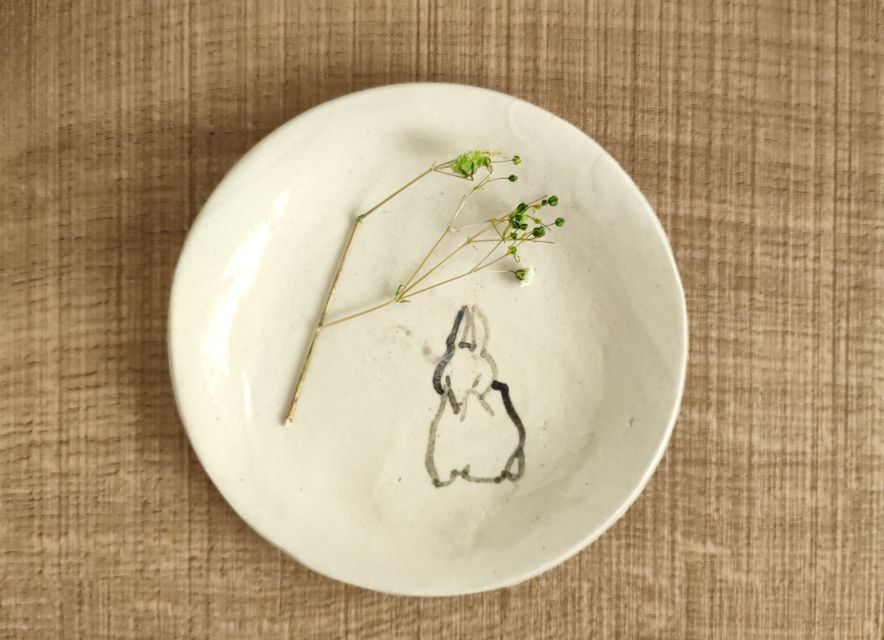 Osaka: Private Ceramic Painting Workshop - A creative Osaka experience with a local feel