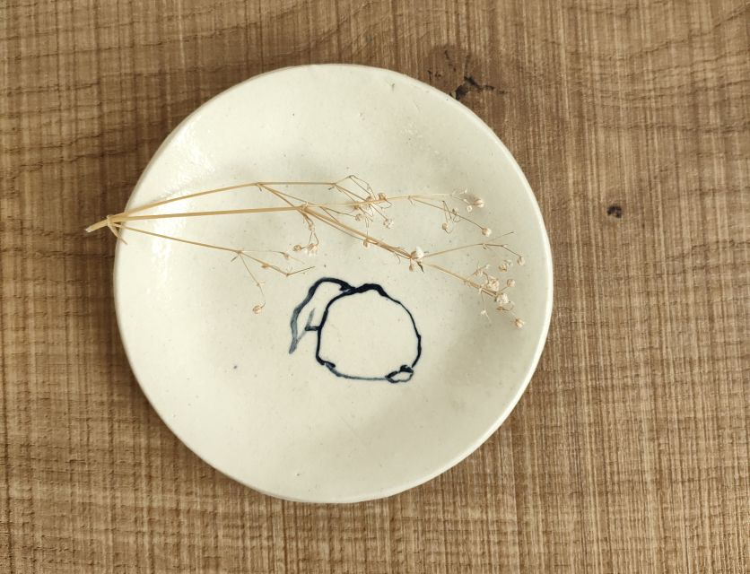 Osaka: Private Ceramic Painting Workshop - Walking through Showa-era southern Osaka