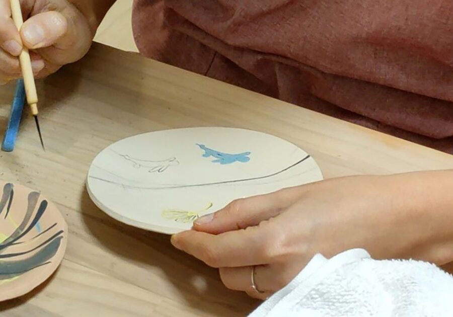 Osaka: Private Ceramic Painting Workshop - Inside the private ceramic painting class