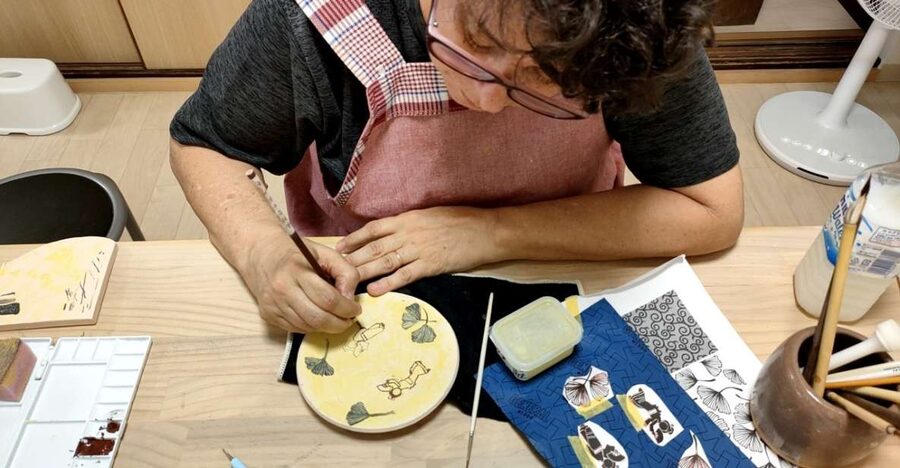 Osaka: Private Ceramic Painting Workshop - Meeting Ryo at Teradacho Station