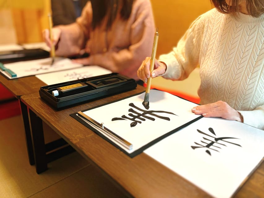 Osaka: Private Japanese Calligraphy Experience - A quiet creative break in central Osaka