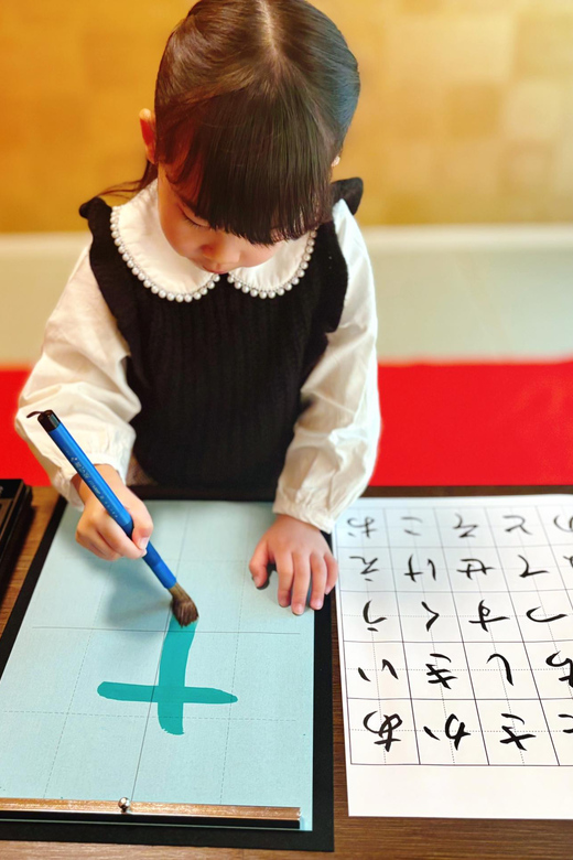 Osaka: Private Japanese Calligraphy Experience - Who should book this Osaka calligraphy class