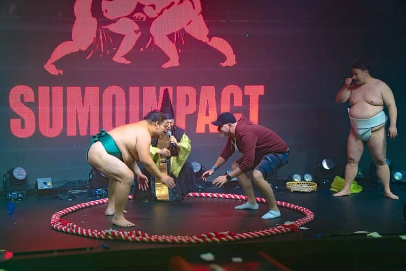 Osaka:SUMO BEATS SHOWCASE: Taiko Drum and Wagyu burger! - Learning the moves before the clash