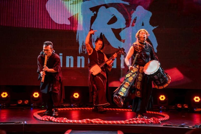 Osaka:SUMO BEATS SHOWCASE: Taiko Drum and Wagyu burger! - The opening: silence, then taiko