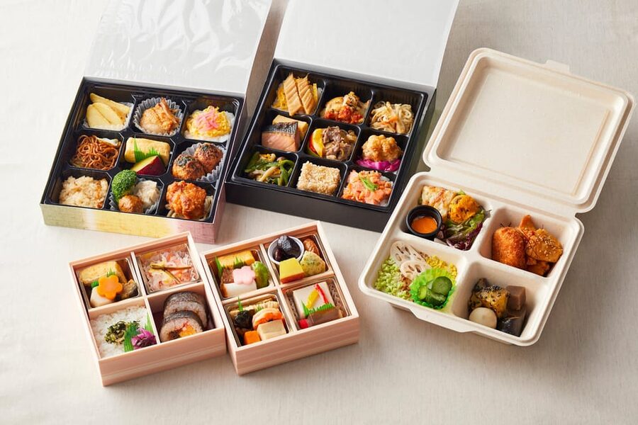 Osaka: Sumo Stage Show with Bento or Snack + Fight & Photo - The bento or snack option