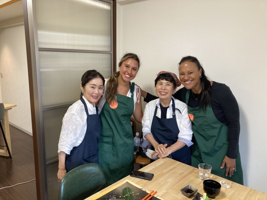 Osaka: Sushi Class in Dotonbori - A small group makes the instruction personal