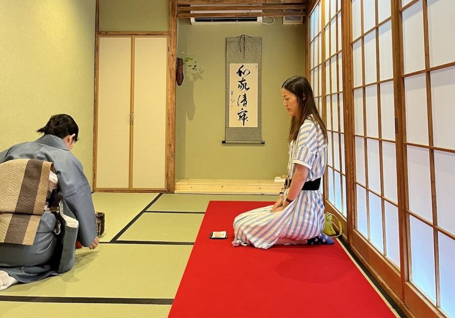 Osaka: Tea Ceremony Experience - Watching the full demonstration