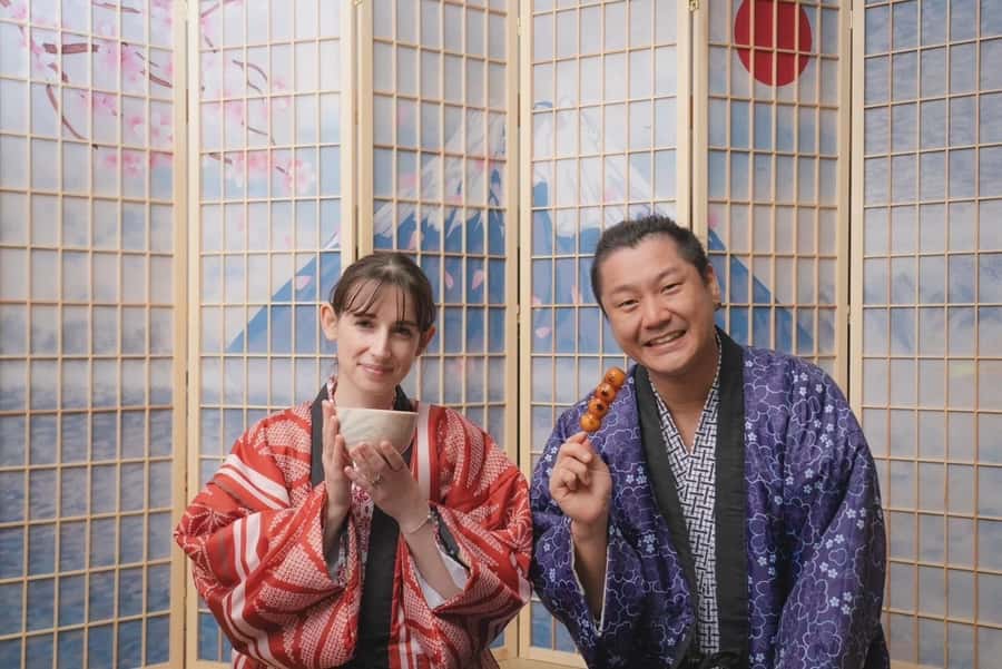 Osaka Temple Cool Foot Bath & Matcha Experience〈45min〉 - A 45-minute break inside a working temple setting