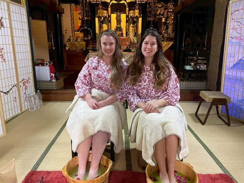 Osaka Temple ：Warm Bamboo Oil Massage – Deep Restore〈90min〉 - Foot bath and scrub before the main treatment