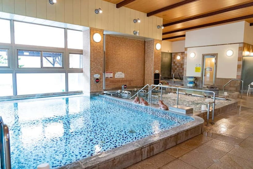 Osaka: Tennen Onsen Naniwa-no-Yu, the famous hot spring spa - The eighth-floor view changes the mood