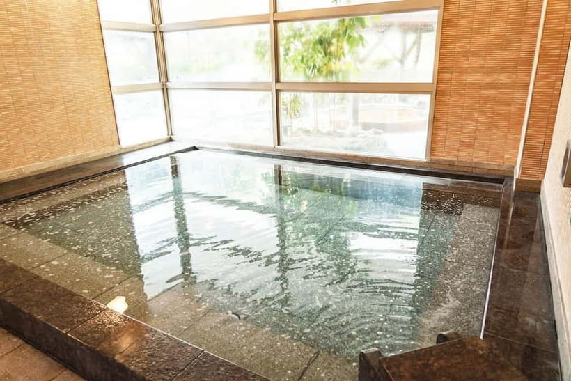 Osaka: Tennen Onsen Naniwa-no-Yu, the famous hot spring spa - A good pause for first-time bathers