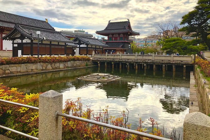 Osaka: Walking Tour to Local Gems, Food & Culture - A quieter pause at Hōzenji Temple