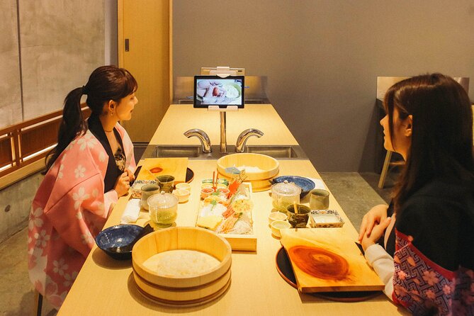 Popular Sushi Making Class near Tokyo Tower - Who will enjoy Sushi Garyu most?
