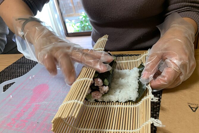 Private Art Sushi Roll Class in Kyoto - Aya’s one-hour lesson in a Kyoto home
