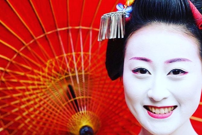 Private Dinner with Maiko and Geiko in Kyoto - Kaiseki dinner and all-you-can-drink sake