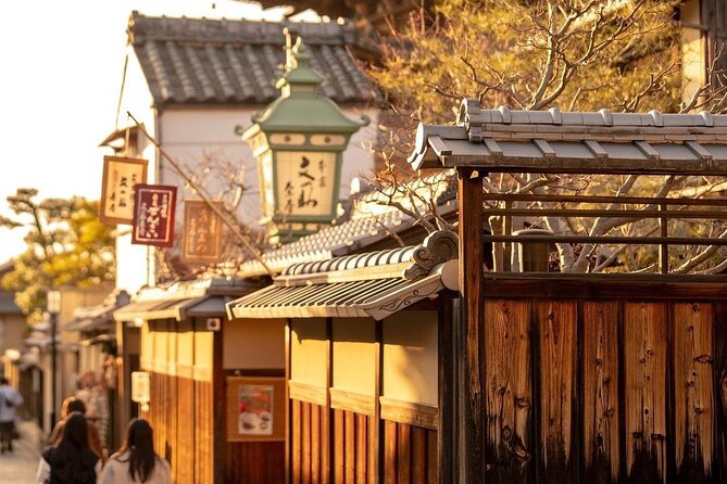 Private Guided Historical Sightseeing Tour in Kyoto - Fushimi Inari gives you the strongest opening