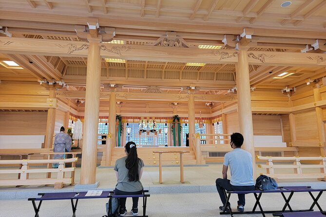 Private guided tour: Mt. Aso volcano, grasslands, Aso Shrine - Guides who make the day personal