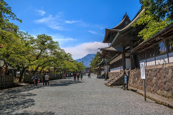 Private guided tour: Mt. Aso volcano, grasslands, Aso Shrine - Aso Shrine and a prayer with real local meaning