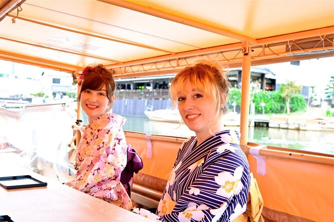 Private Kimono Elegant Experience in the Castle Town of Matsue - Choosing between traditional and modern designs