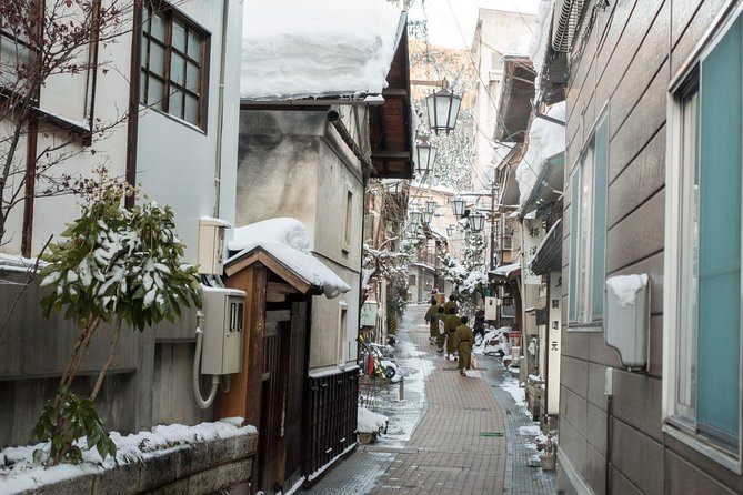 Private Nagano 1-Day Tour:Snow Monkeys,Zenko-ji,Obuse,Sake,Onsen - Zenko-ji Temple gives Nagano its center