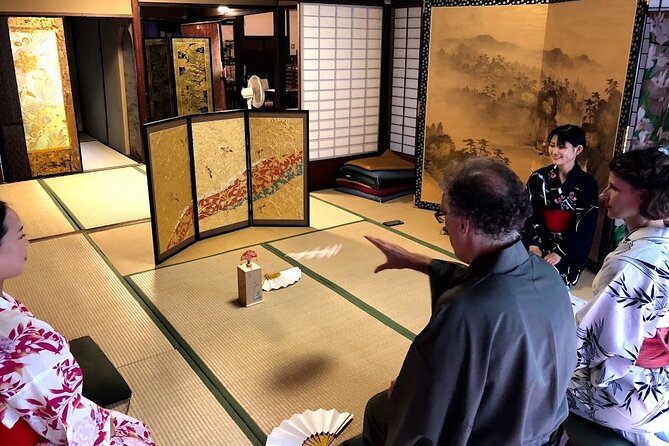 Private Tea Ceremony and Sake Tasting in Kyoto Samurai House - Entering a 300-year-old samurai home