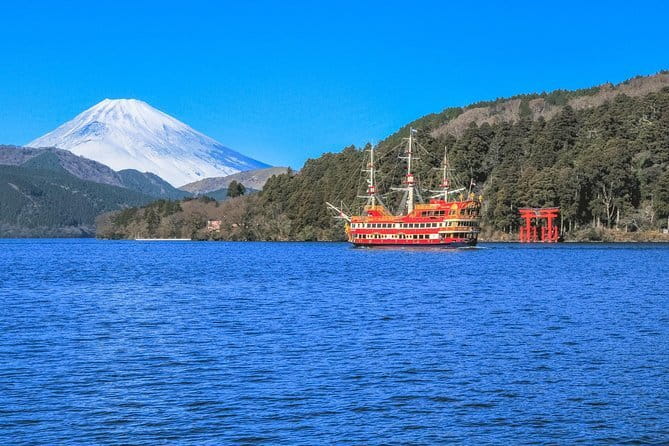 Private Tour - Hakone Day Trip! A Tour to Explore All Must-Sees! - Hakone Shrine and the torii on Lake Ashi